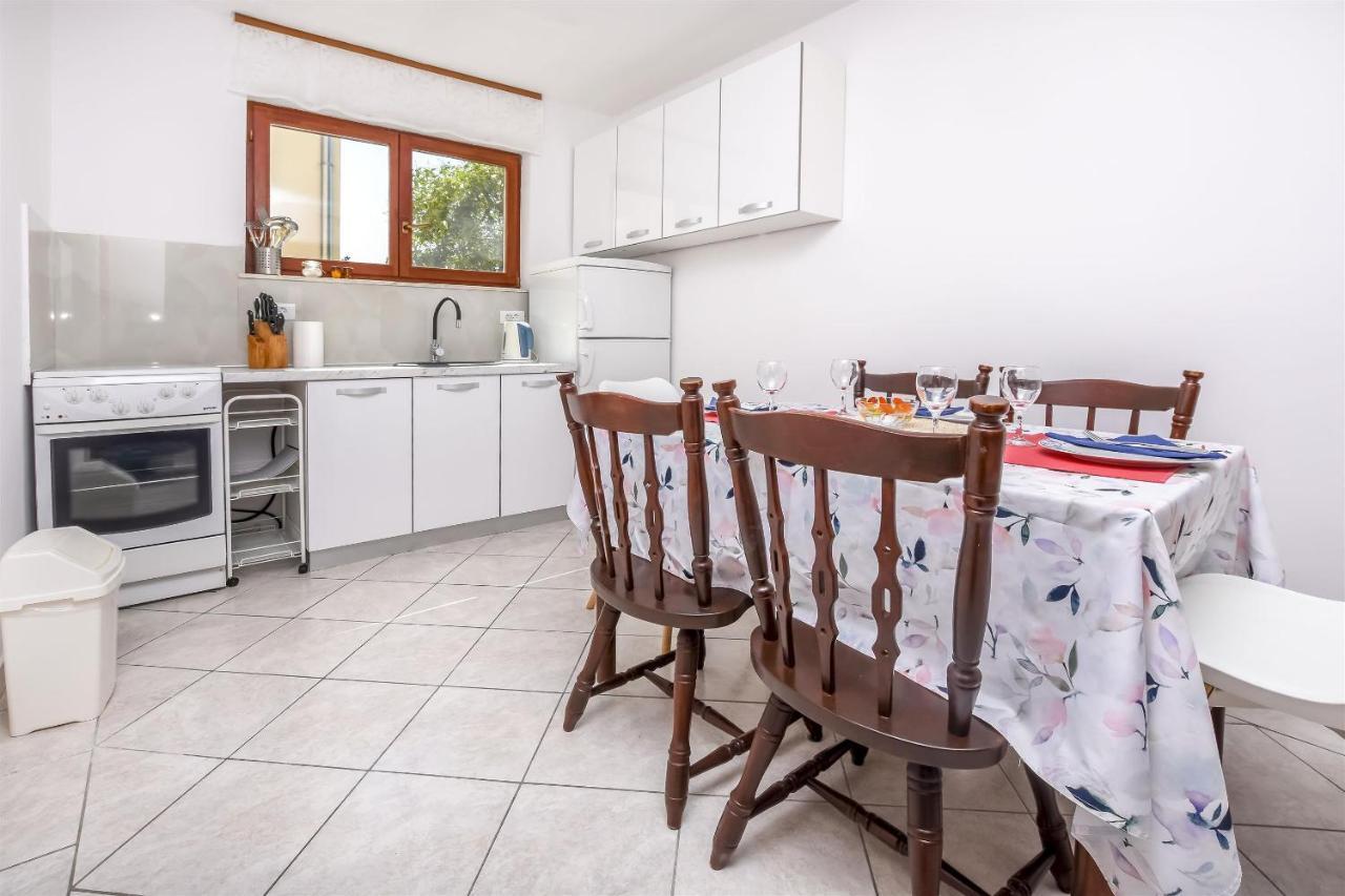 Apartments Viktor Rogoznica  Zewnętrze zdjęcie