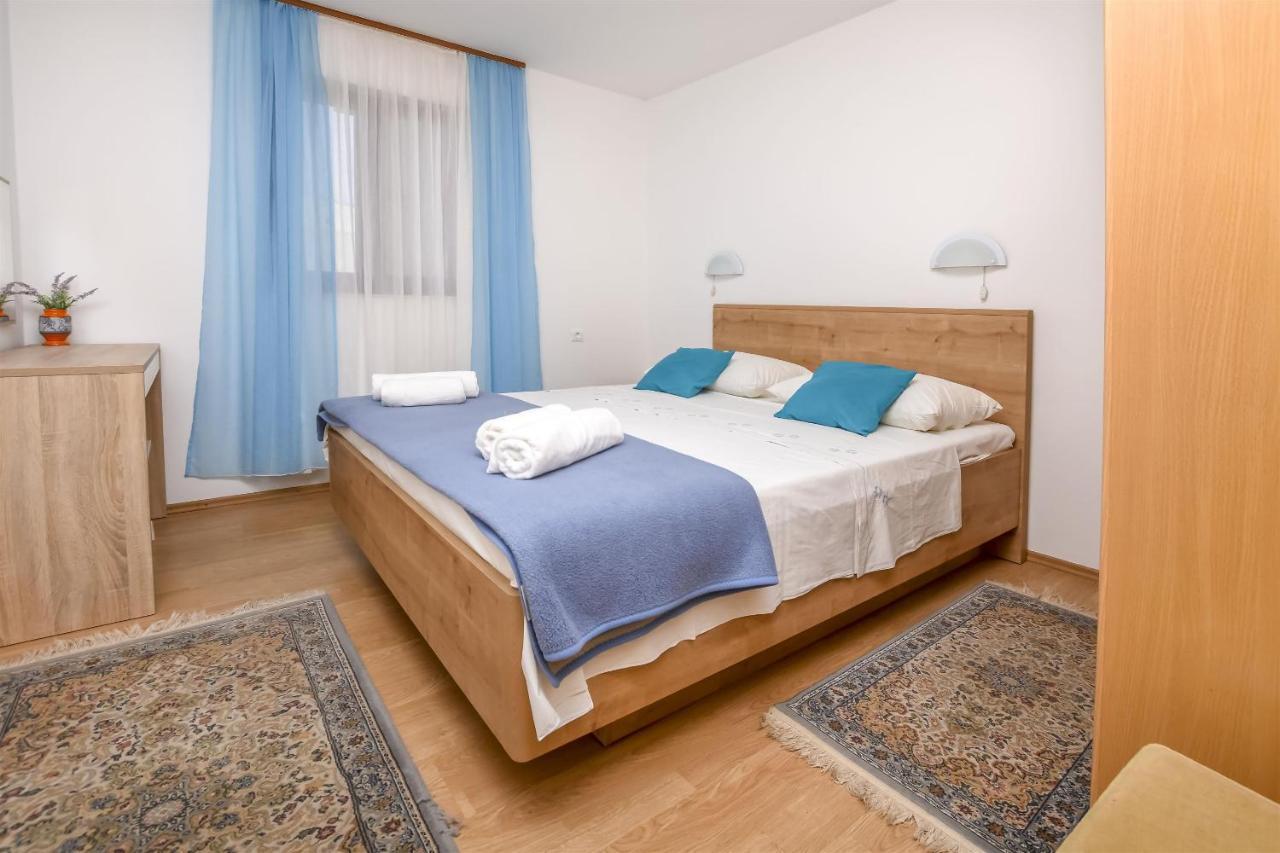 Apartments Viktor Rogoznica  Zewnętrze zdjęcie